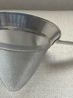 Pampered Chef Fine Mesh Strainer - Silver